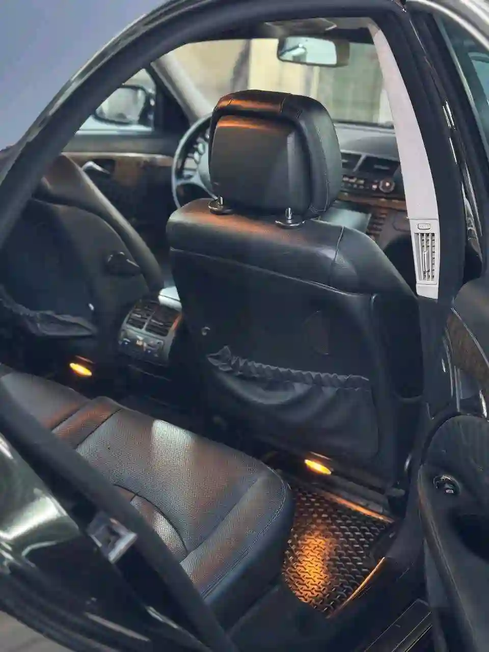 Mercedes-benz C class 2009 — миниатюра 4