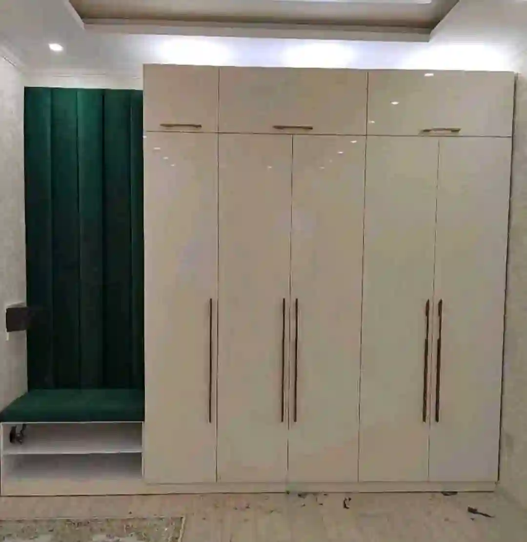 прихожей 