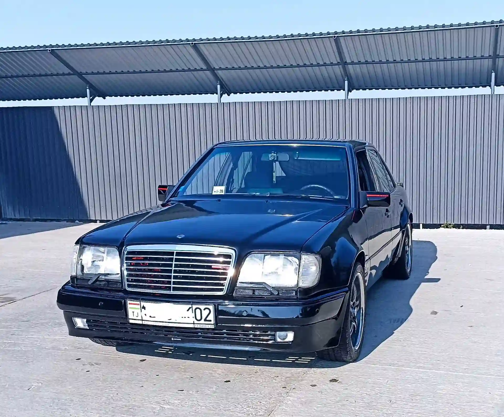 Mercedes-benz W124 1994 — миниатюра 1