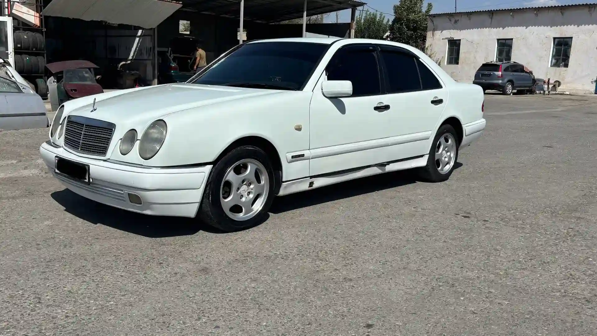 Mercedes-benz E class 1996 — миниатюра 2