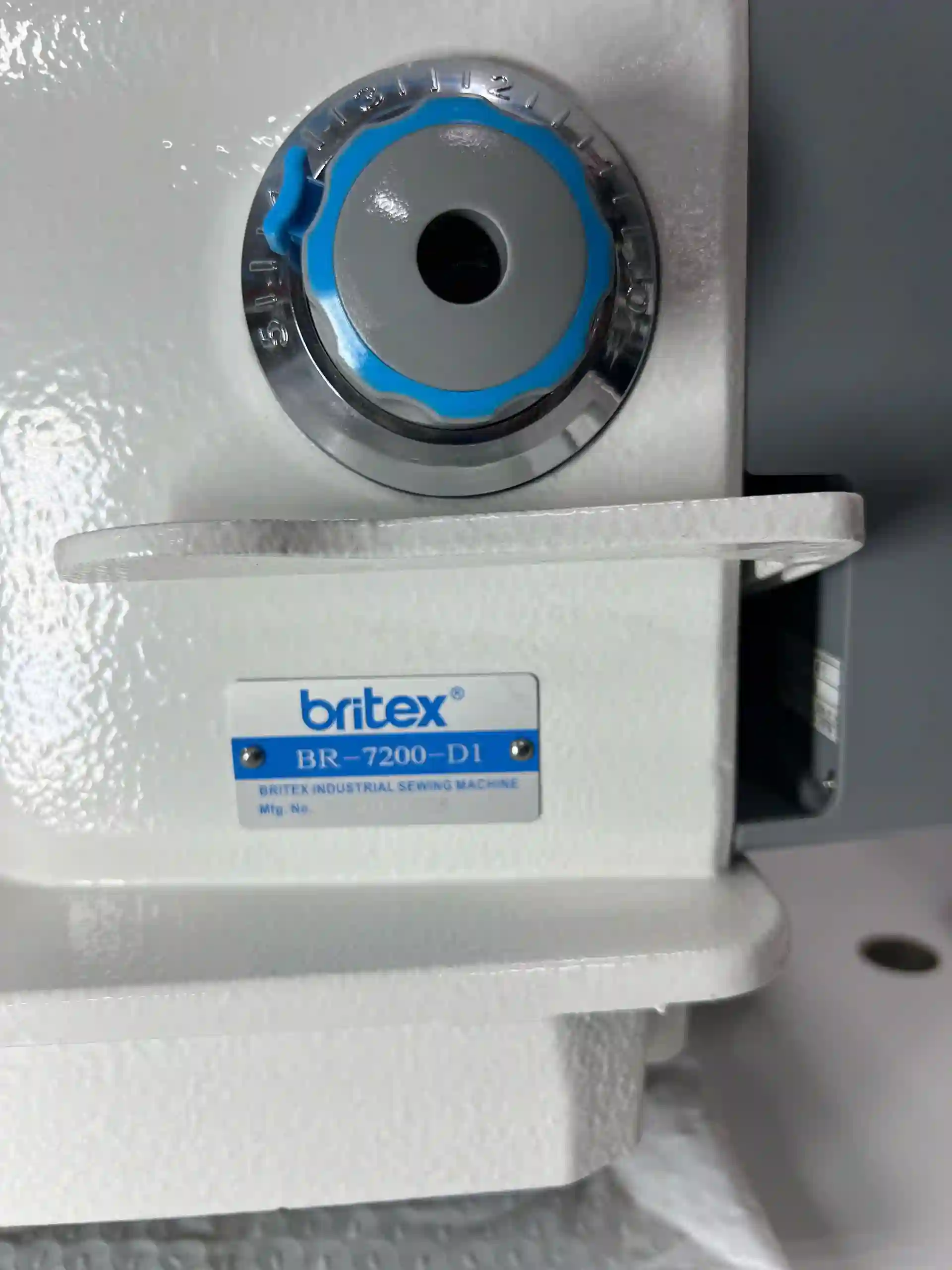 Мошинаи Дарздузи BRITEX BR-7200D1 