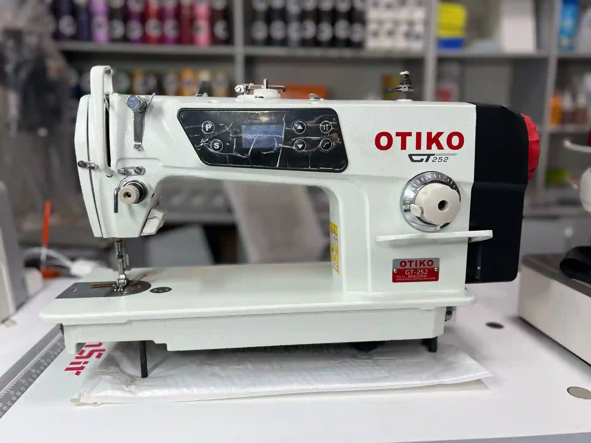 Мошинаи дарздӯзии OTIKO GT-252