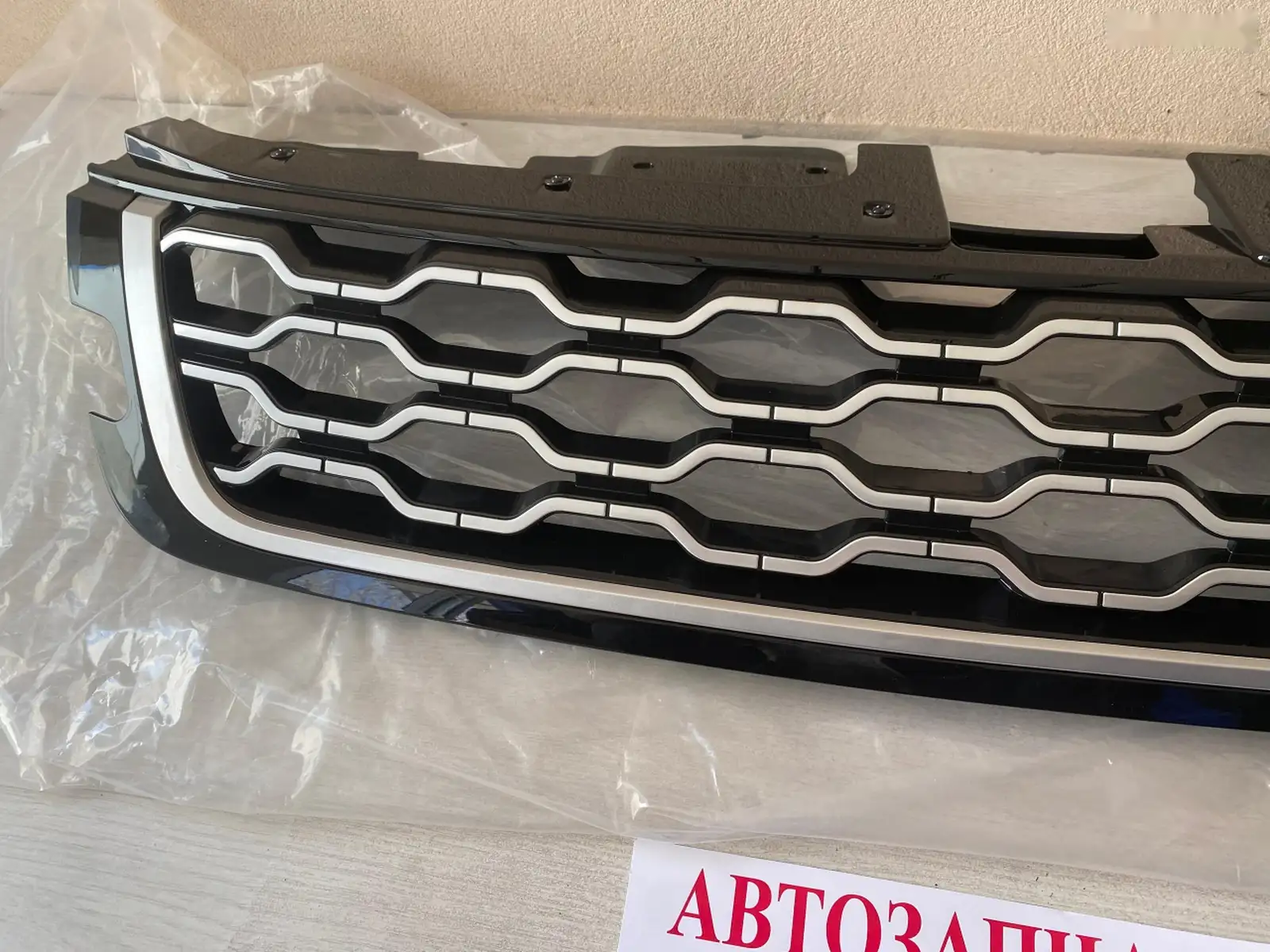 Решётка радиатора на Land Rover — миниатюра 2