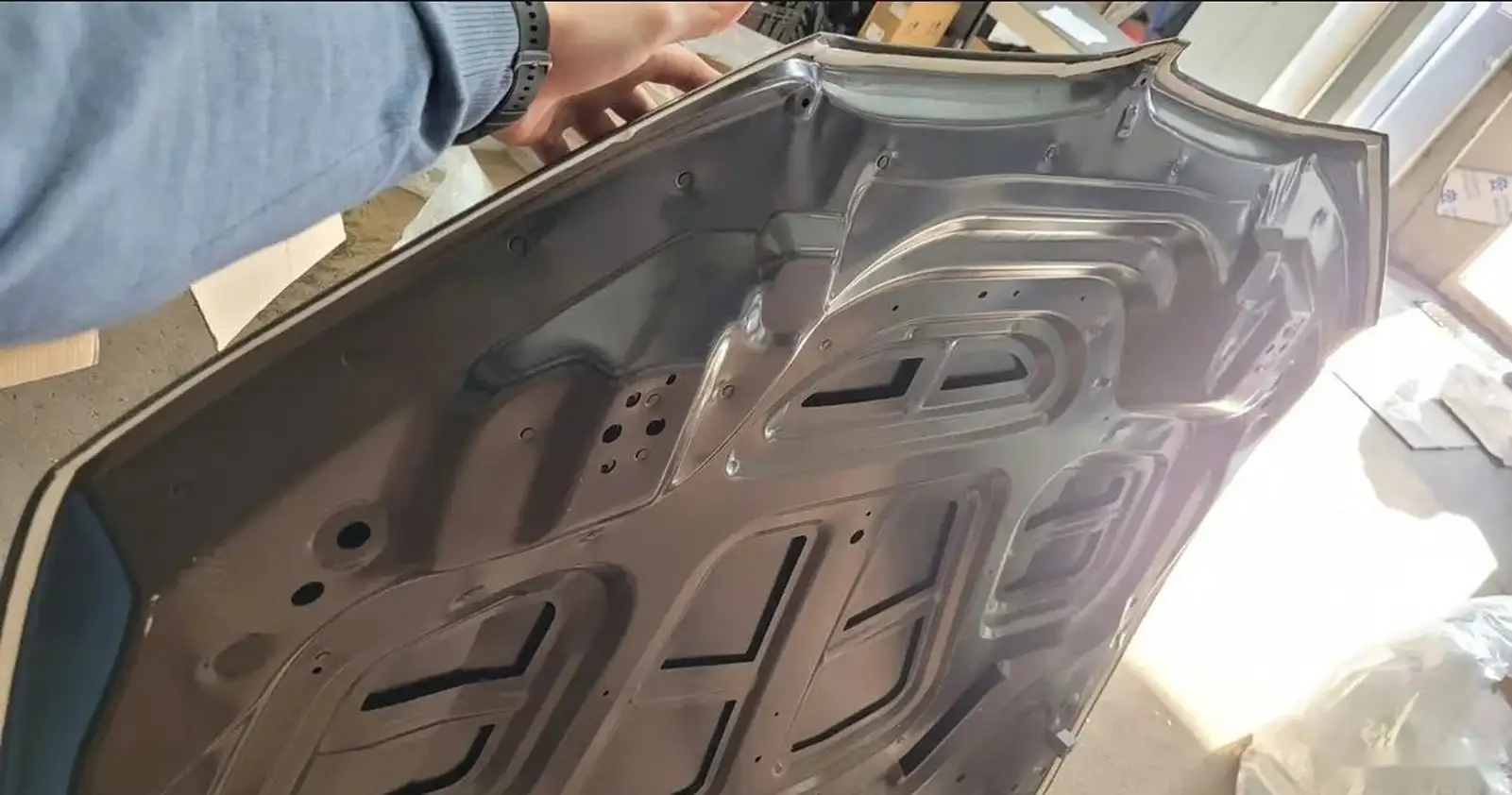 Капот от BMW X7 G07 — миниатюра 4