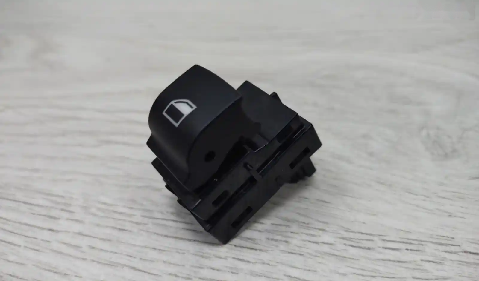 Кнопка стеклоподъемник на BMW F10 F01 F02 X5F15 F30 — миниатюра 2