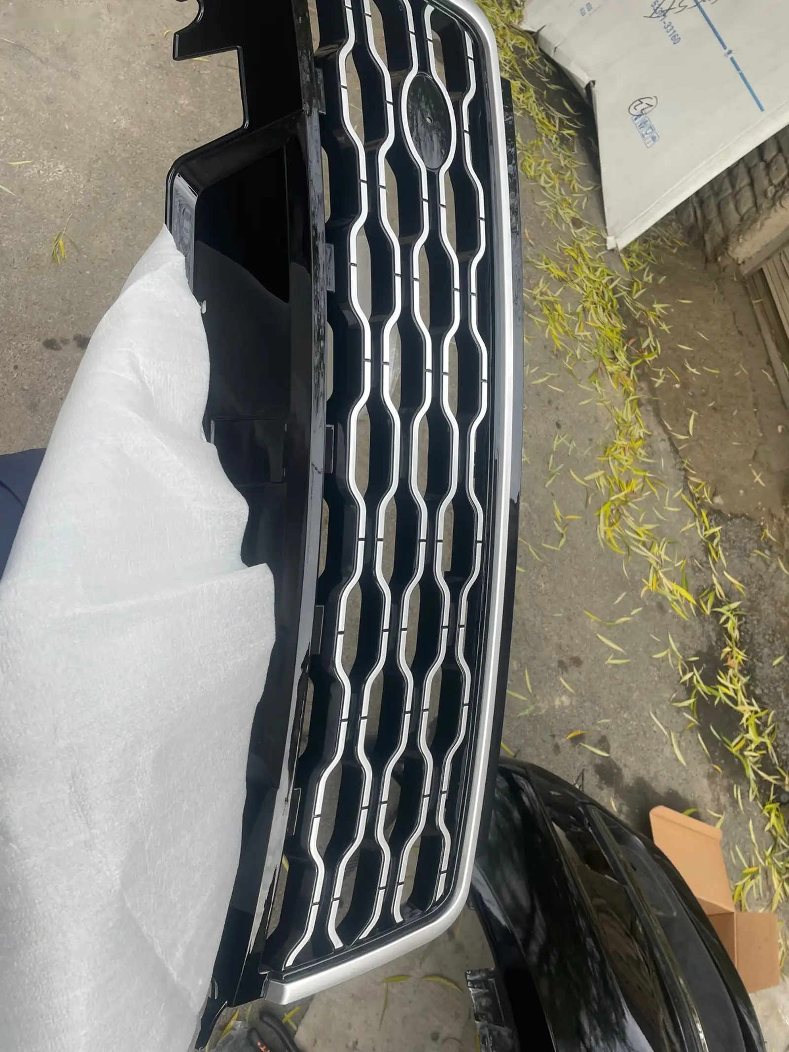 Решетка радиатора Range Rover Sport 2020 — миниатюра 1