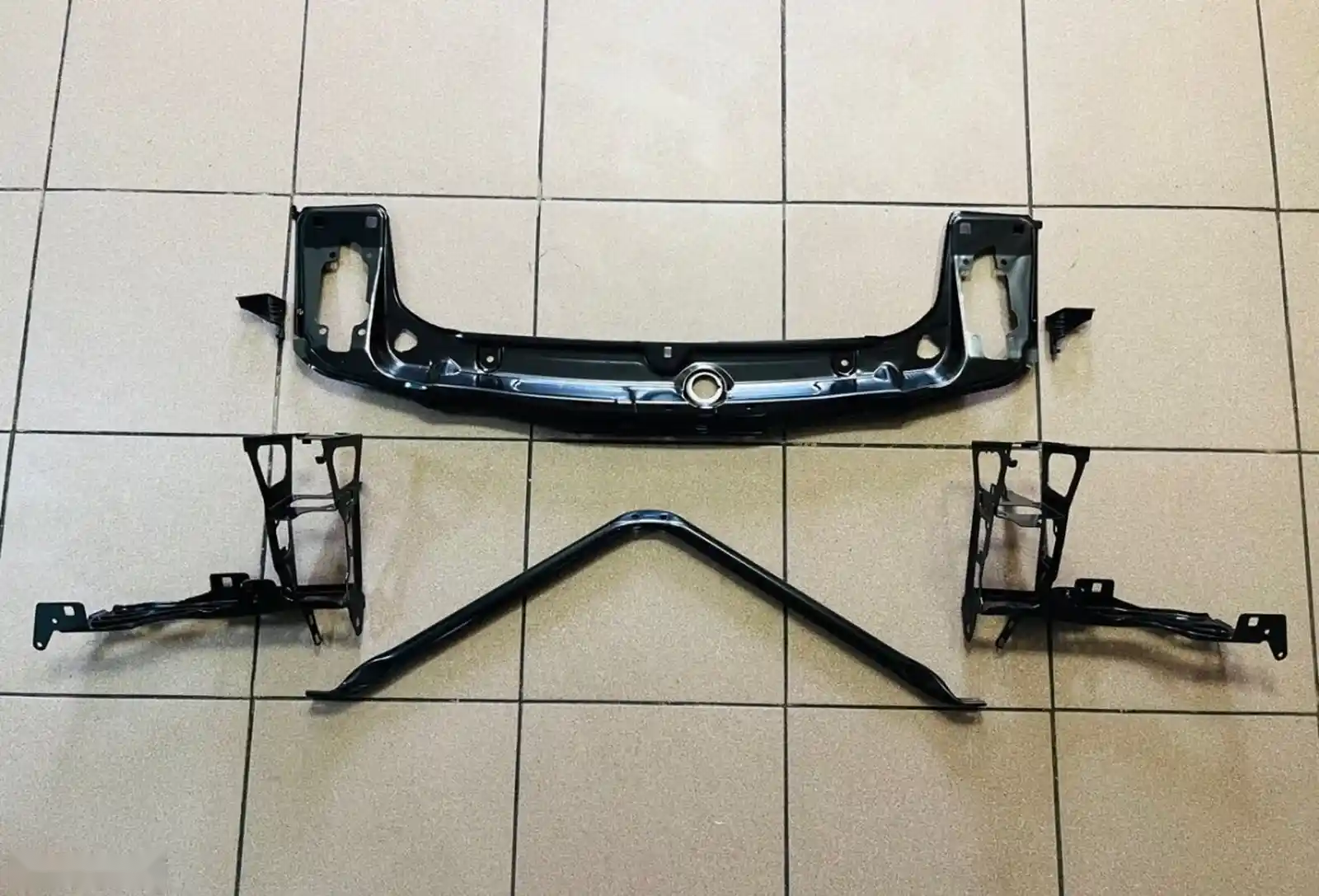 Передняя панель телевизор от BMW F10 F30 F90 G12 G30 M5 — миниатюра 1