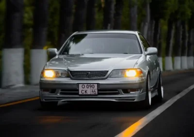 Лобовое стекло на Toyota Mark 2, 1998