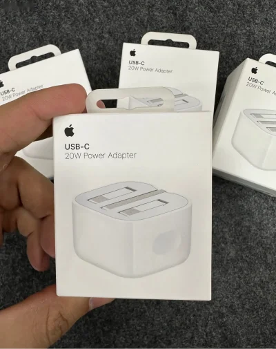 Адаптери аслии Apple 20W USB-C Power Adapter бо вилкаи ҷамшаванда folding pin