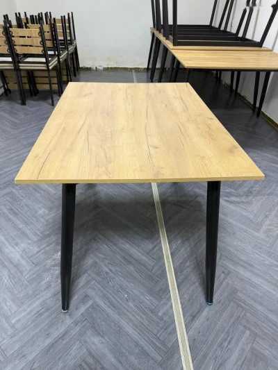 Стол — миниатюра 1