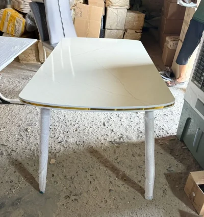 Стол — миниатюра 1