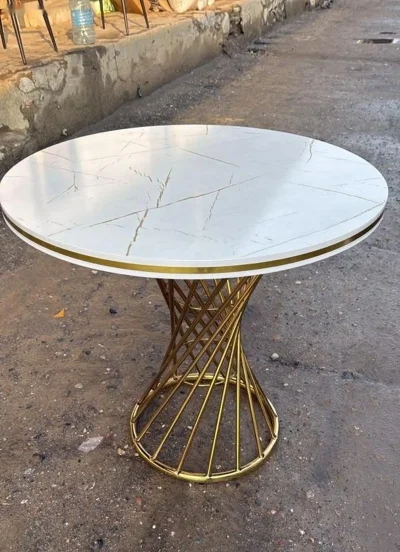 Стол — миниатюра 1