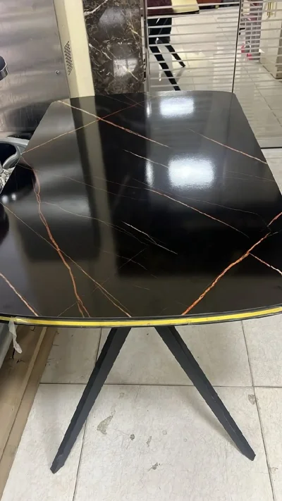 Стол — миниатюра 1