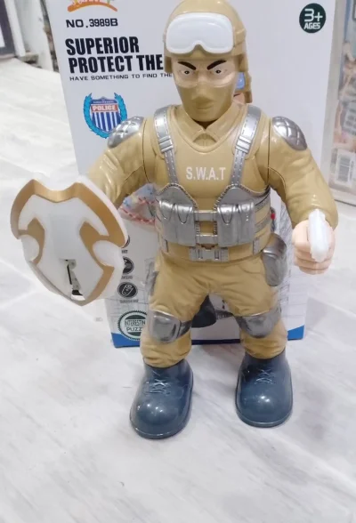 Солдат робот игрушка — миниатюра 1