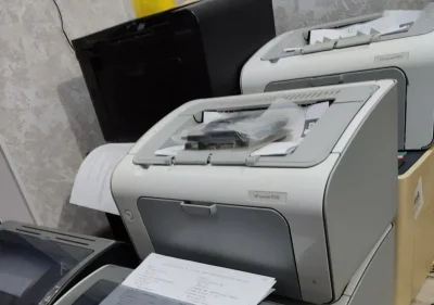 Принтер Laserjet p1000w — миниатюра 2