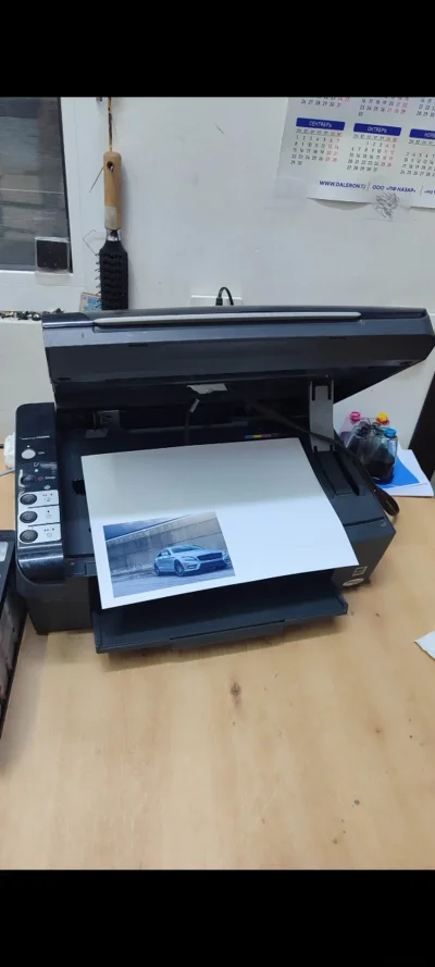 Цветной принтер Epson — миниатюра 1
