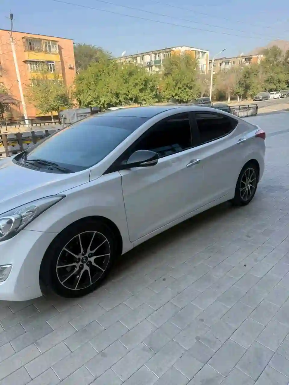 Hyundai Avante 2012