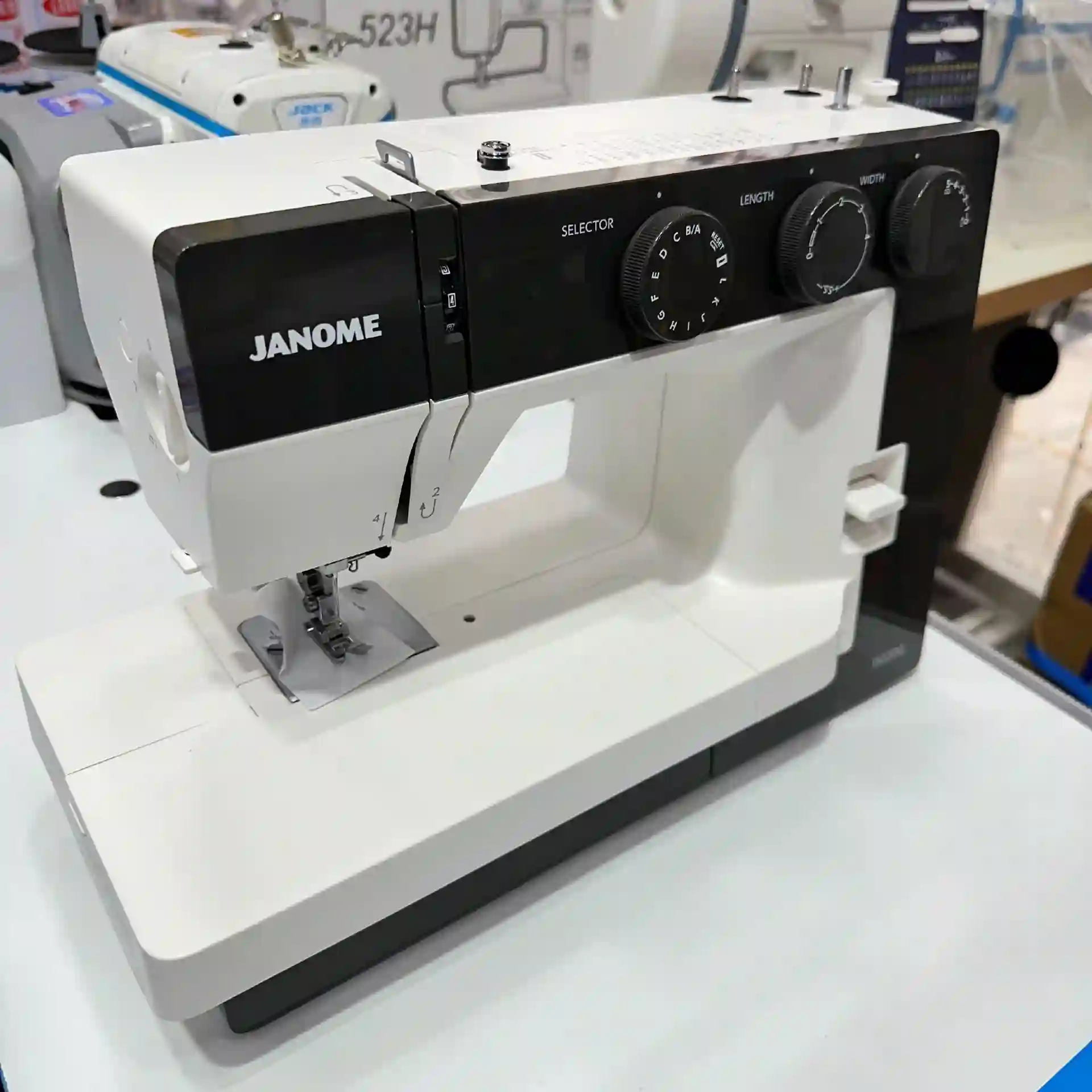 Мошинаи Дарздузи JANOME 1522