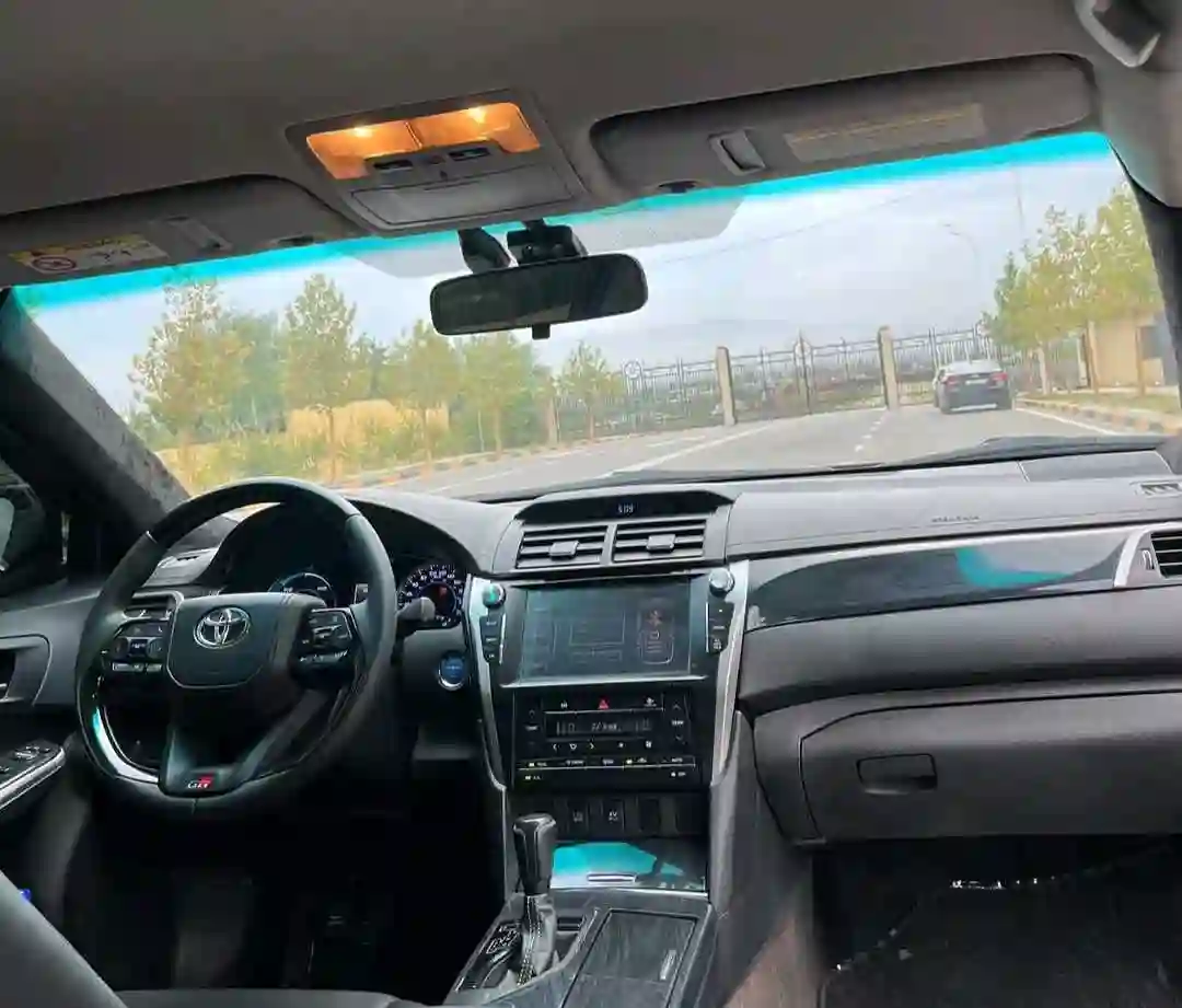 Toyota Camry 2015