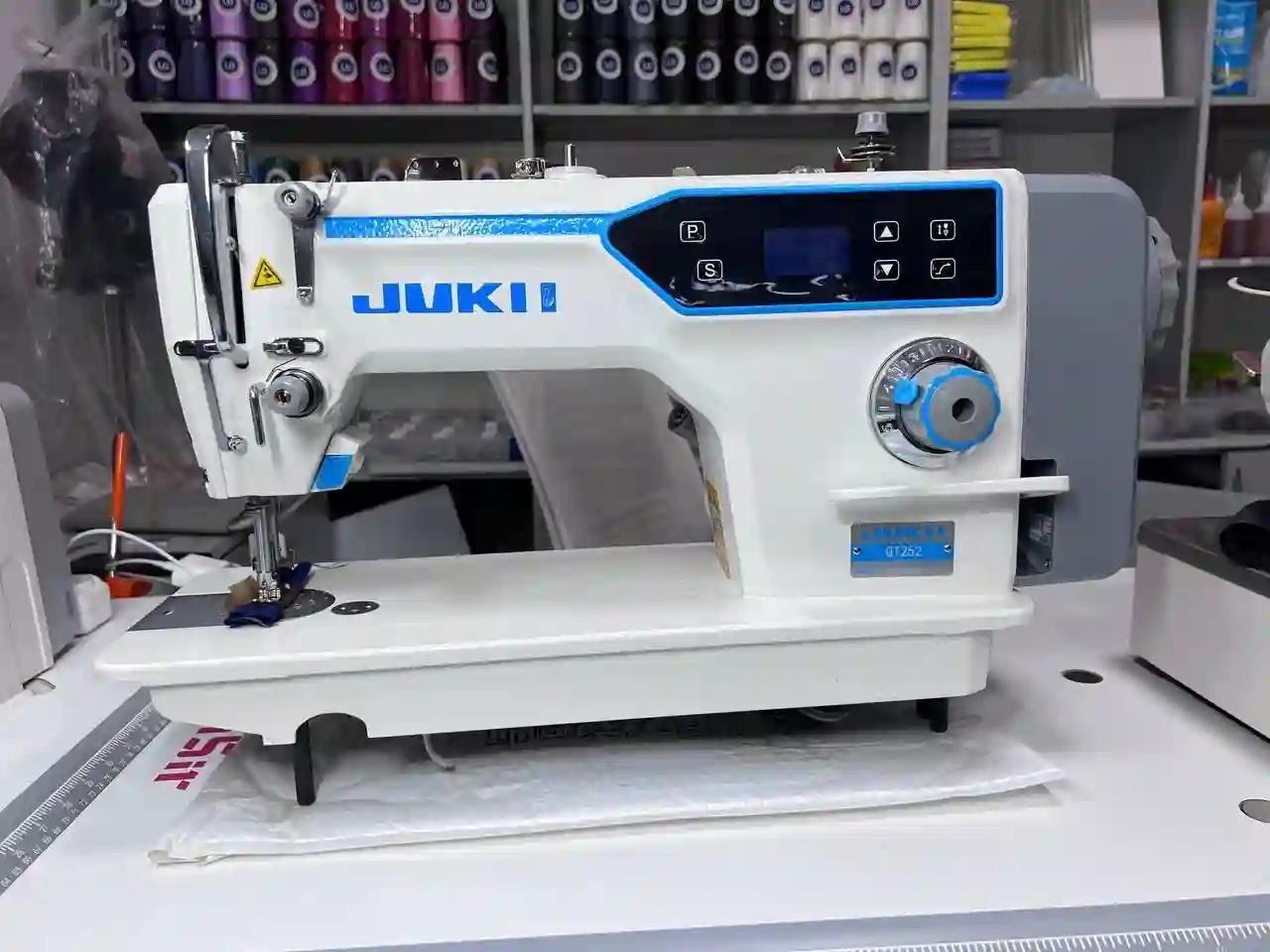 Мошинаи Дузандаги JUKII GT252 