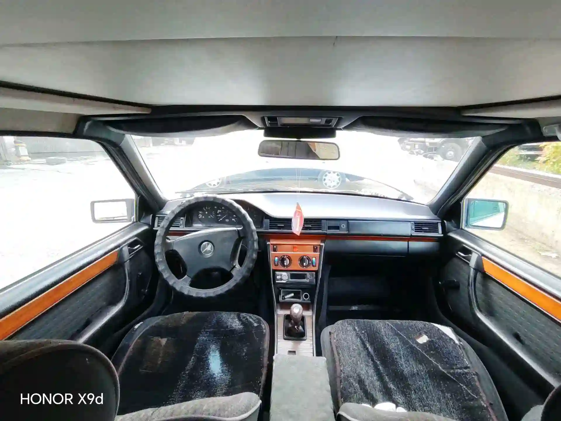 Mercedes-benz W124 1992 — миниатюра 2