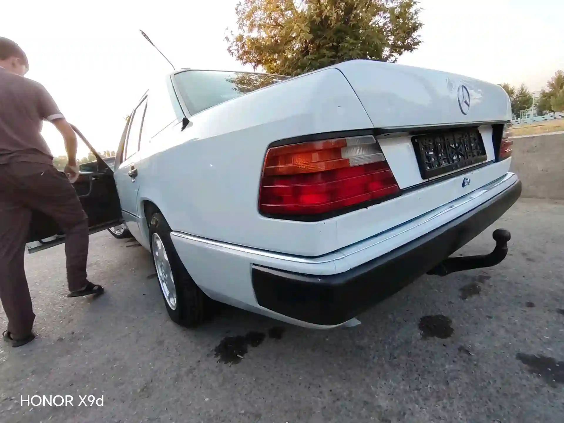 Mercedes-benz W124 1992 — миниатюра 7