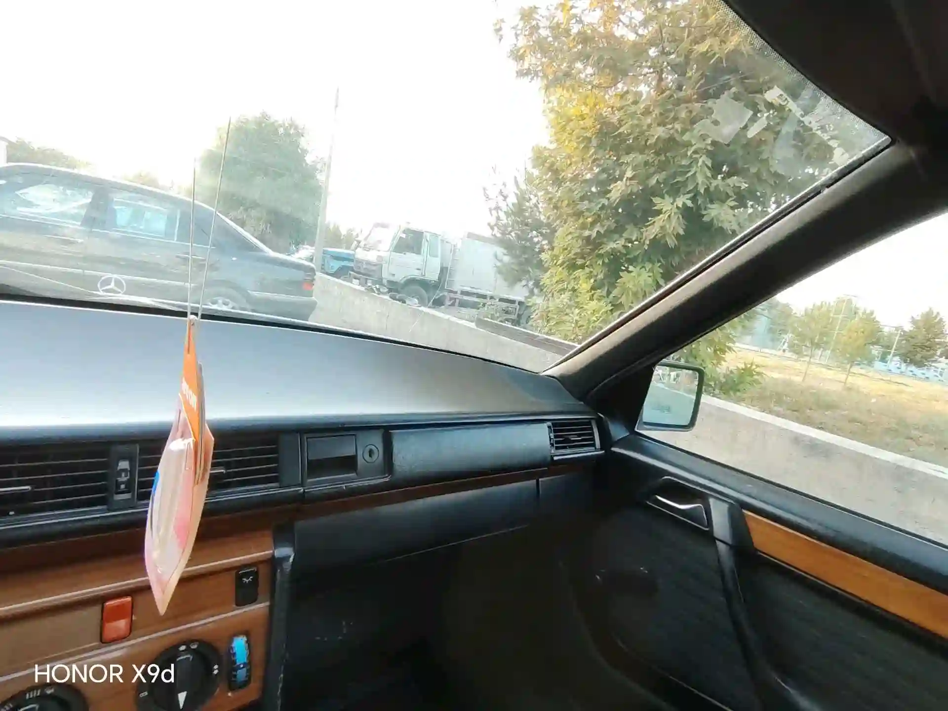 Mercedes-benz W124 1992 — миниатюра 8