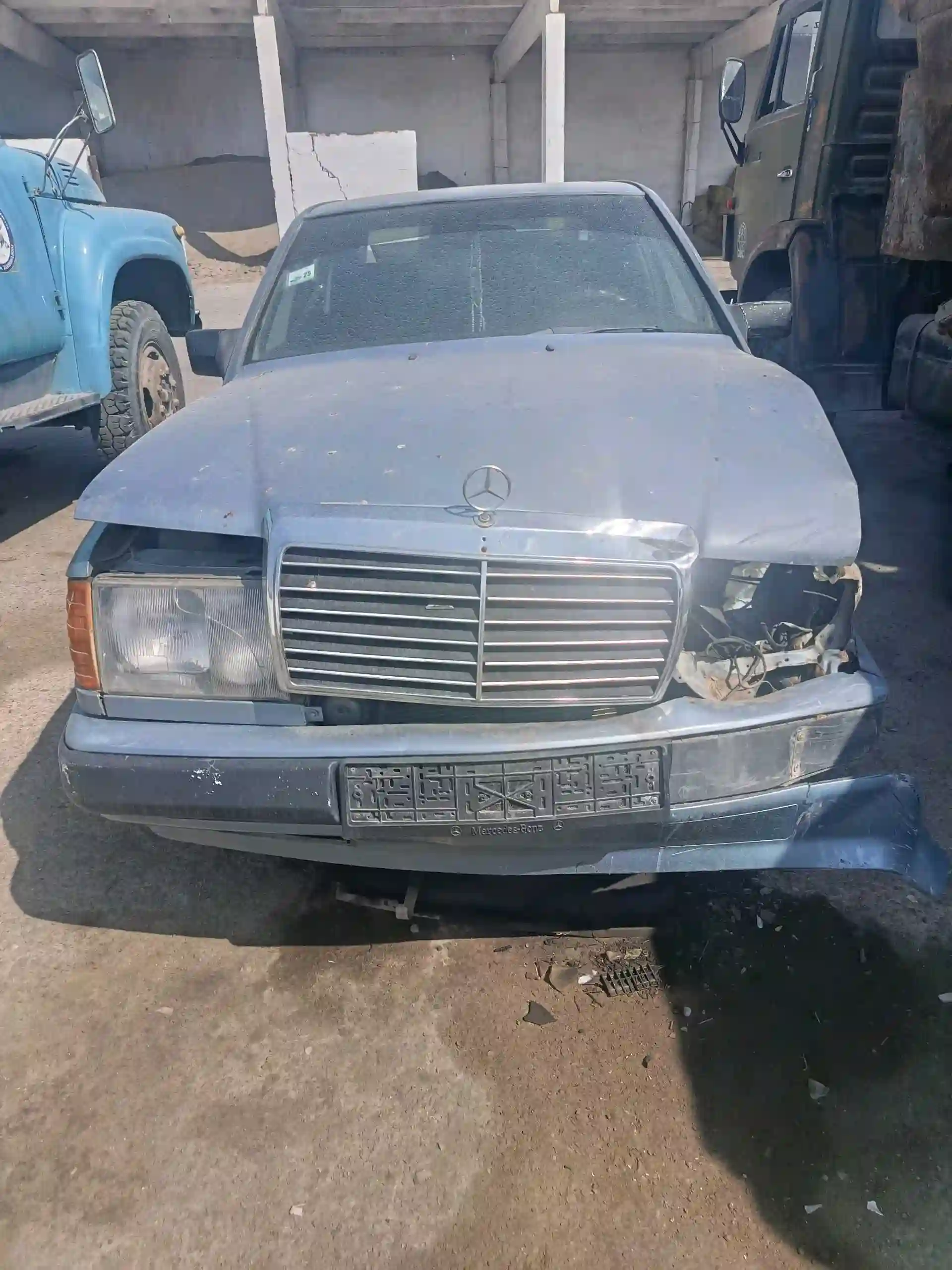 Mercedes-benz W124 1985