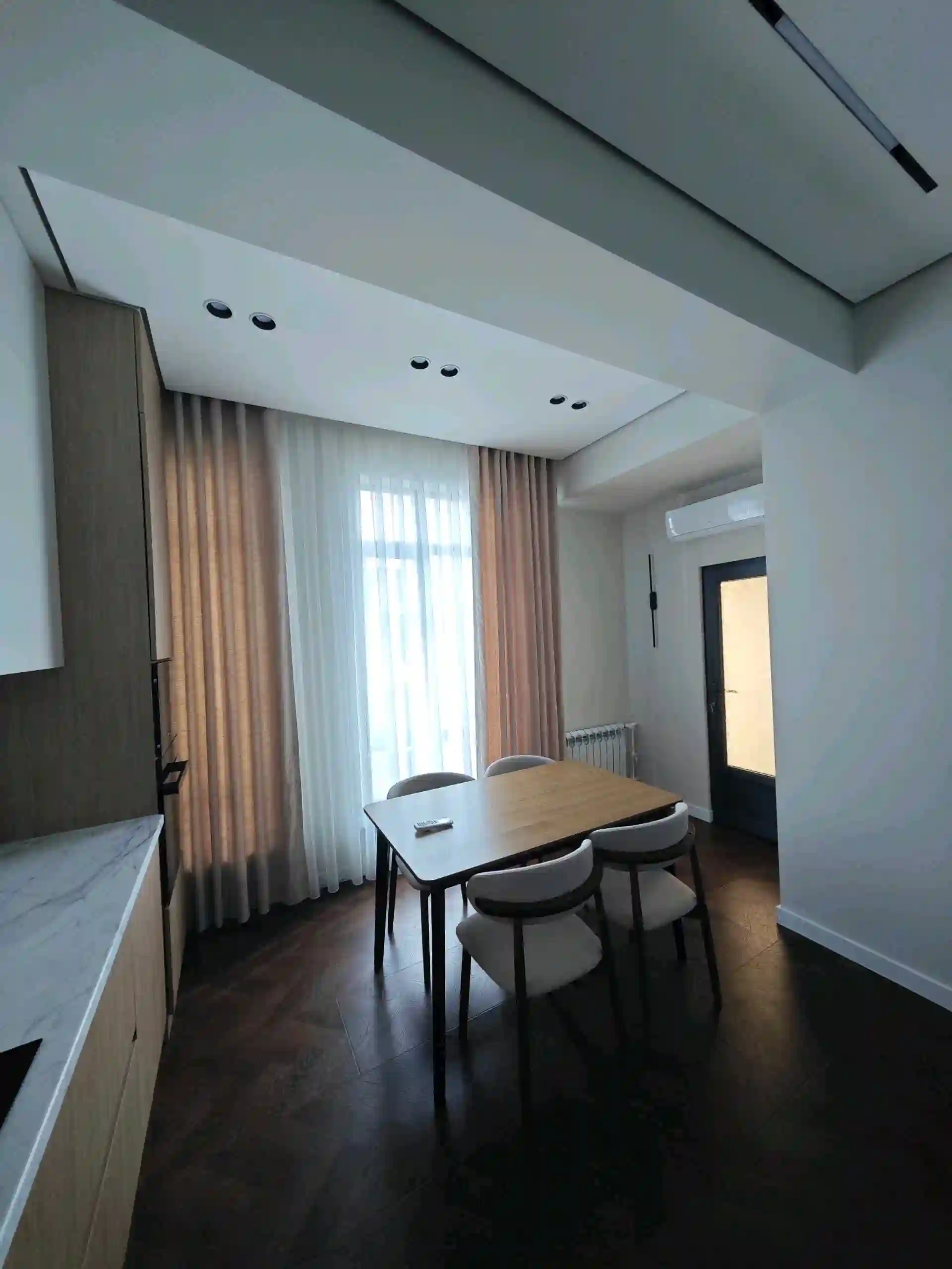3-к квартира, 11 этаж, 110 м², 33 микрорайон ру ба руи Лицеи умари хаем .