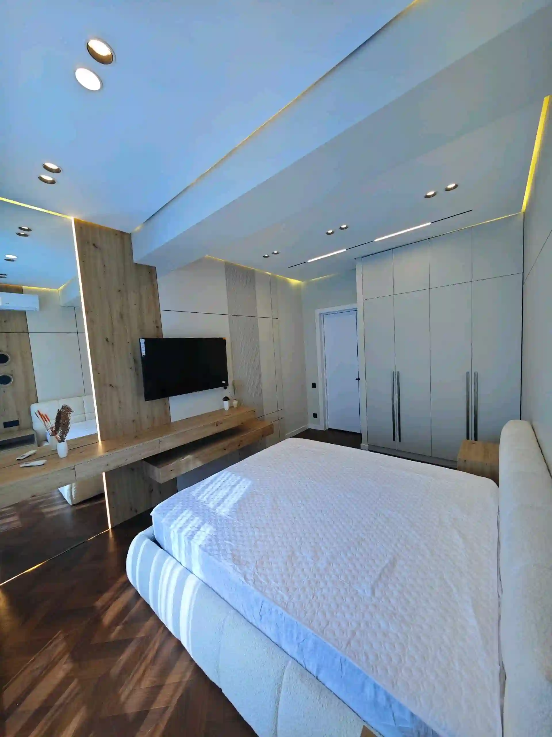 3-к квартира, 11 этаж, 110 м², 33 микрорайон ру ба руи Лицеи умари хаем .