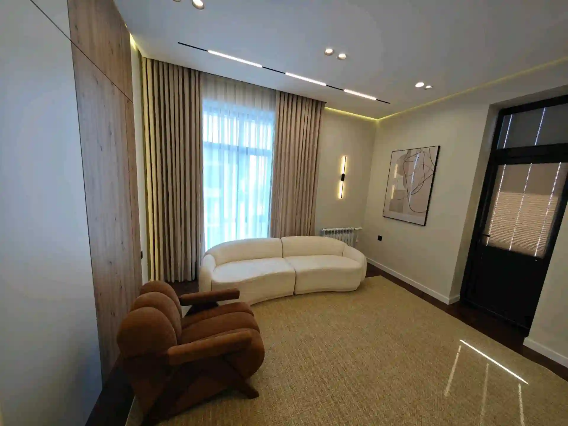 3-к квартира, 9 этаж, 106 м², 33 мкр Пшти лицеи Умари Хаем