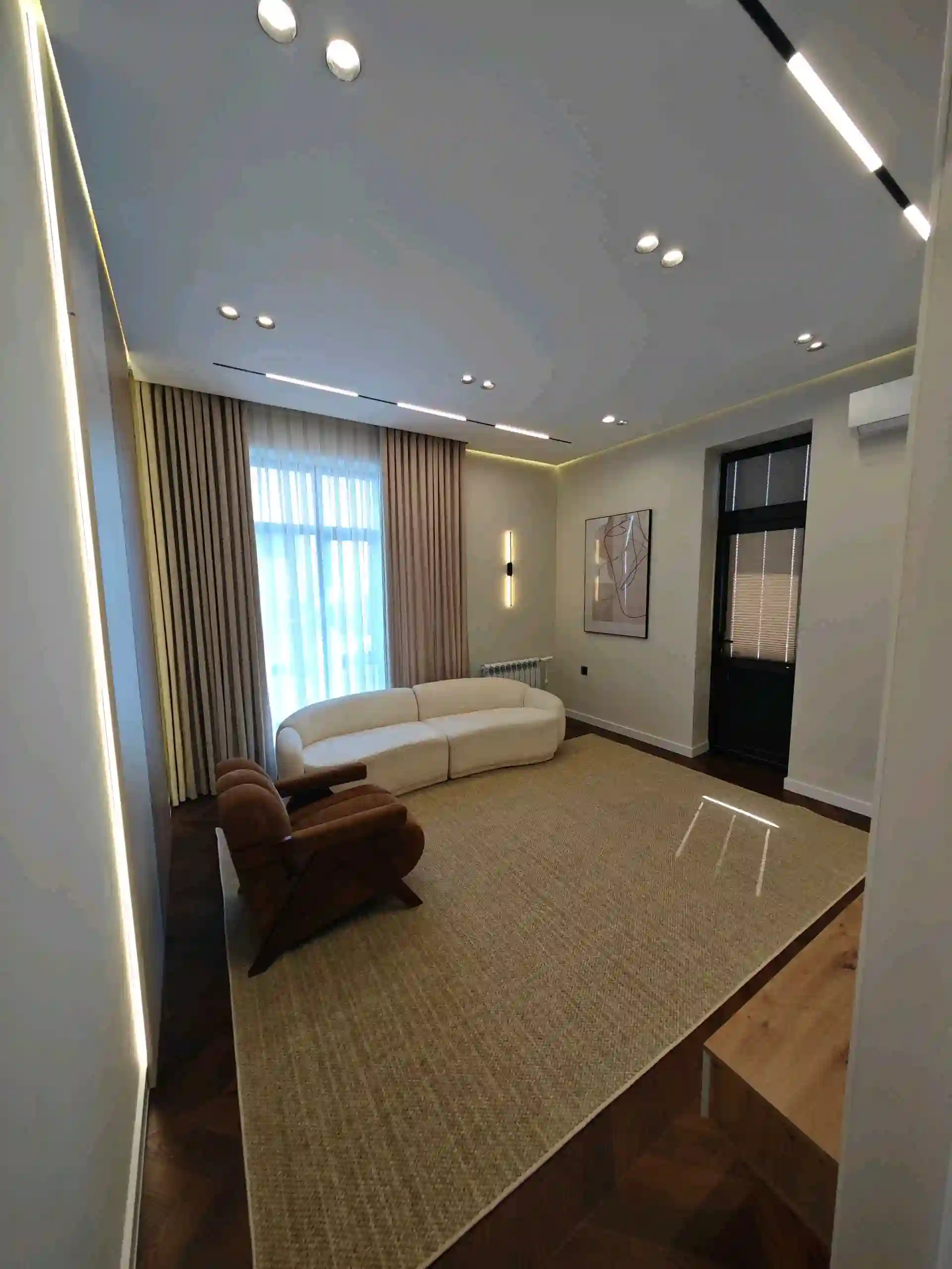3-к квартира, 9 этаж, 106 м², 33 мкр Пшти лицеи Умари Хаем