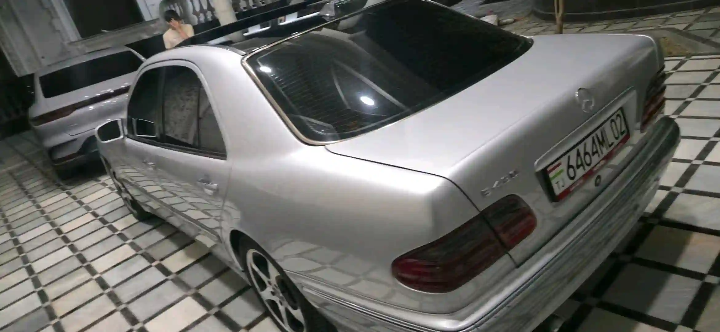 Mercedes-benz E class 2002