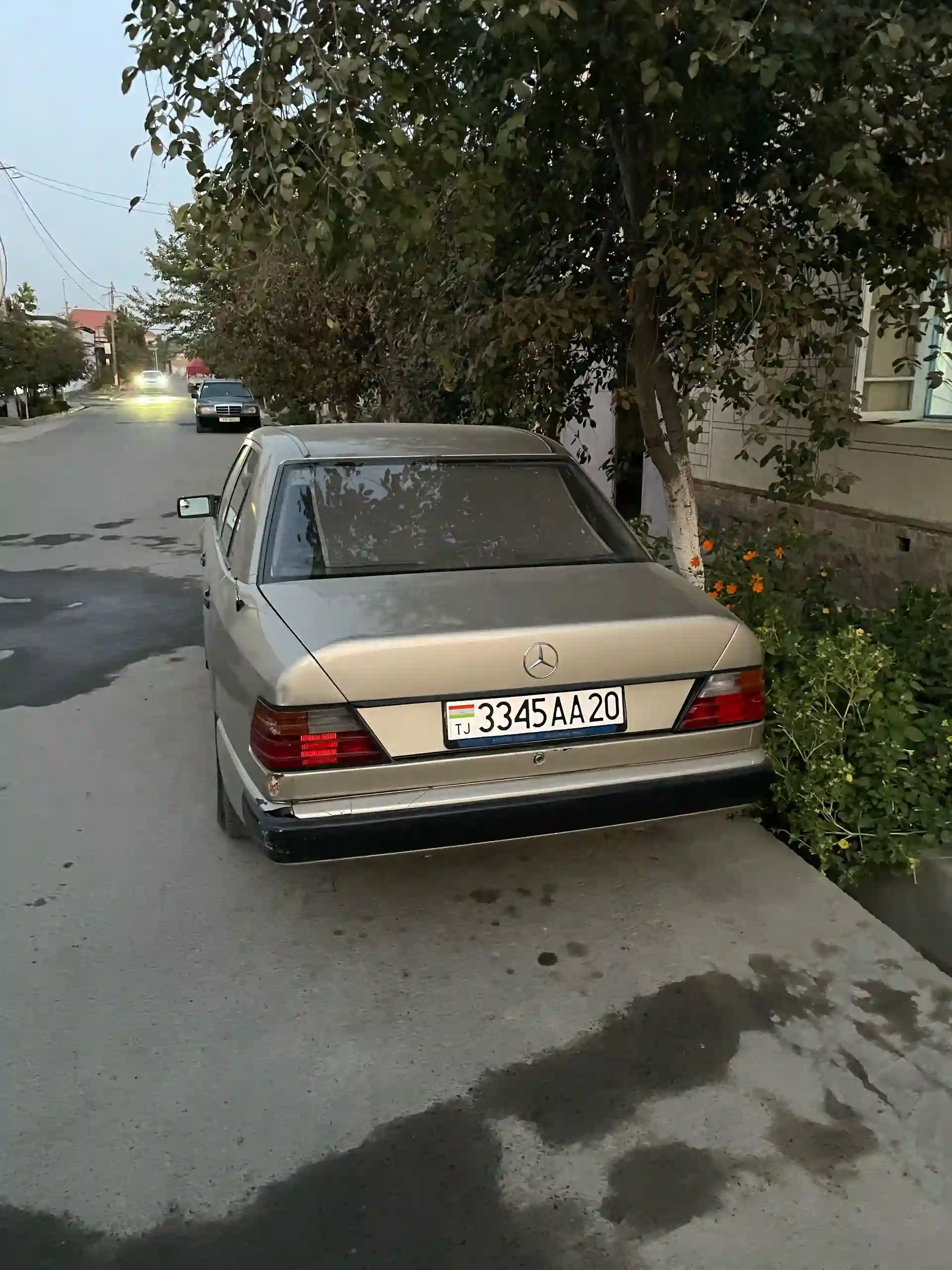Mercedes-benz W124 1988 — миниатюра 3