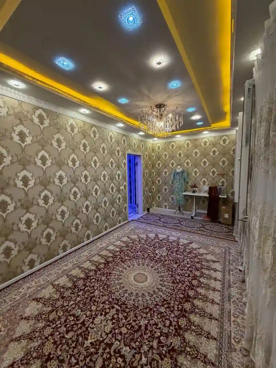 3-к квартира, 4 этаж, 77 м², фирдавси