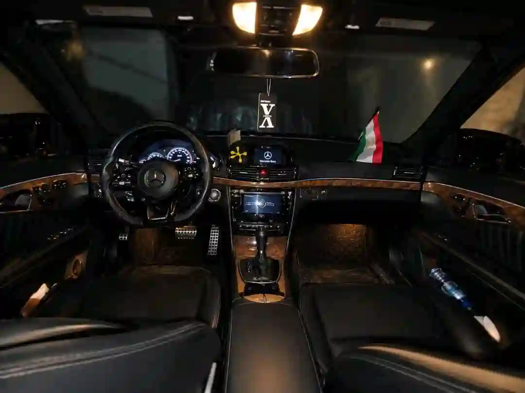 Mercedes-benz E class 2009