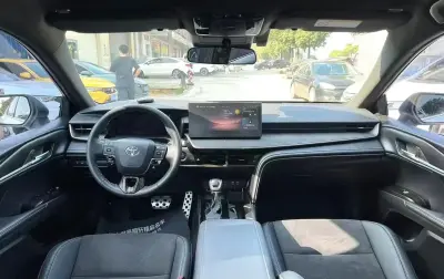 Toyota Camry, 2025 — миниатюра 5