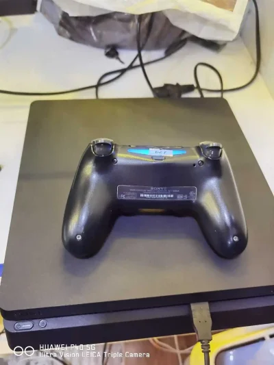 Игровая приставка Sony Playstation 4 — миниатюра 4