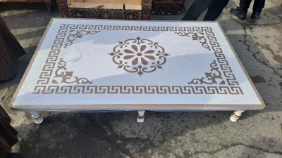 Стол — миниатюра 3