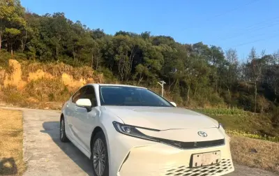 Toyota Camry, 2025 — миниатюра 1