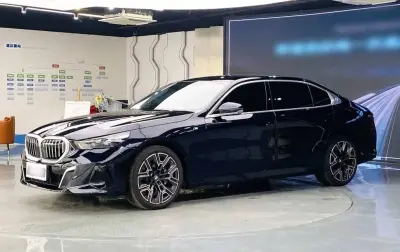 BMW 5 series, 2025