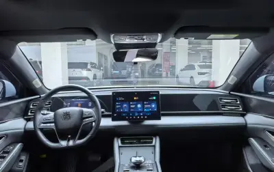 BYD Qin L, 2025