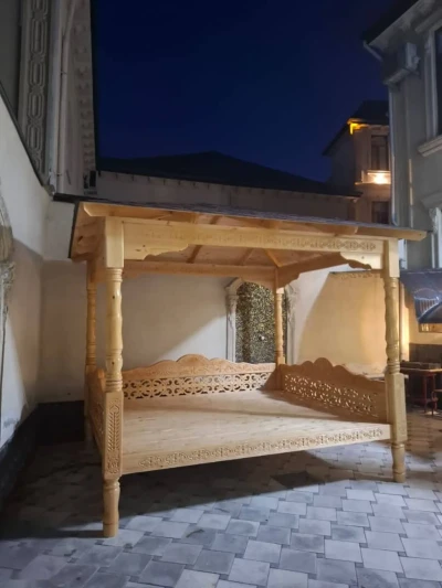 Тапчан с крышей — миниатюра 1