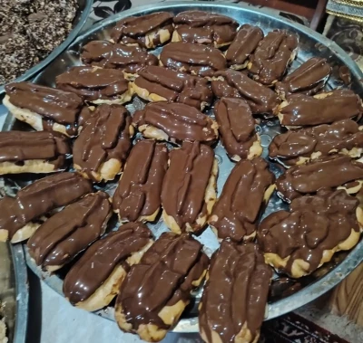 Шокаладный эклер на заказ