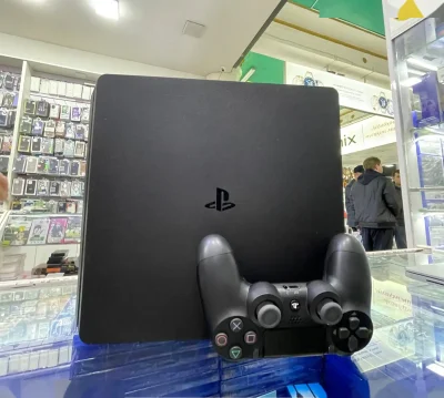 Игровая приставка Sony PlayStation 4 — миниатюра 1