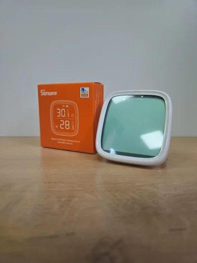 Умный ZigBee датчик температуры и влажности с дисплеем