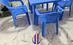 Стол стули пластмассовый