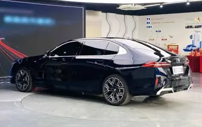 BMW 5 series, 2025
