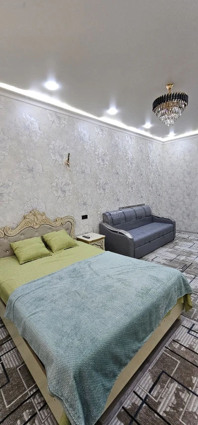 1-комн. квартира, Цокольный этаж, 50 м², 20мкр — миниатюра 1