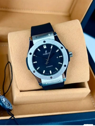 Часы Hublot — миниатюра 1